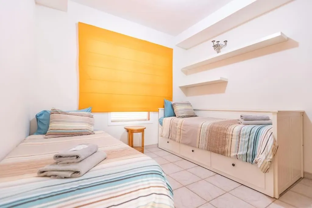 Nice 3 Bedroom Villa In El Duque アデヘ