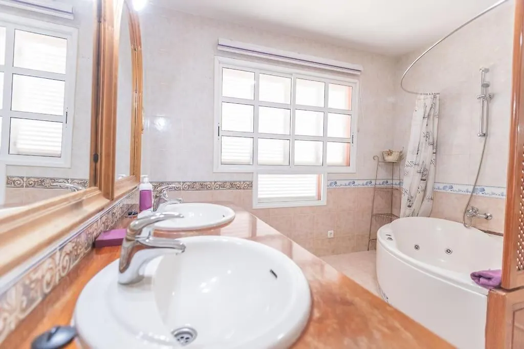 Nice 3 Bedroom Villa In El Duque Costa Adeje  0*, Costa Adeje (Tenerife)