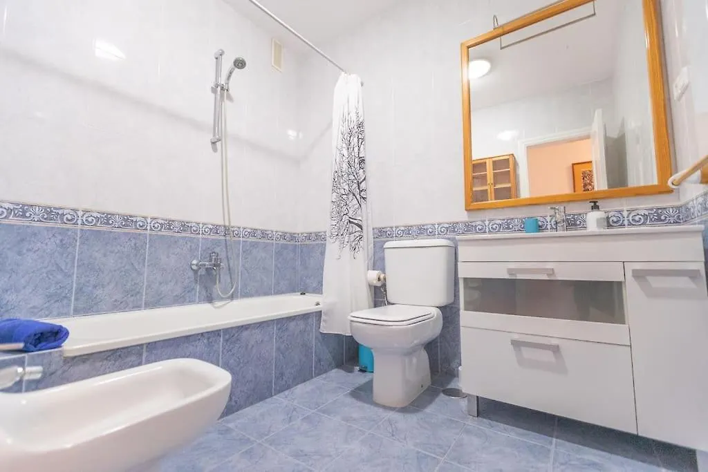 Nice 3 Bedroom Villa In El Duque 아데제